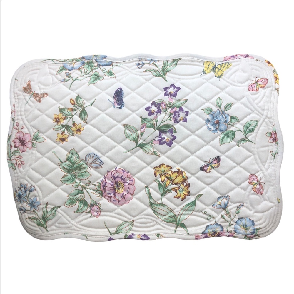 Like New! Never used. Six Quilted Placemats. Beautiful Stitching.
